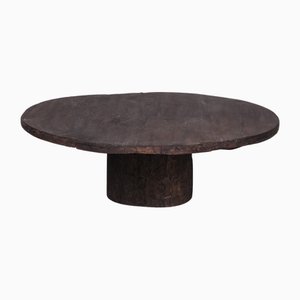 Runder Niedriger Primitiver Couchtisch aus Holz