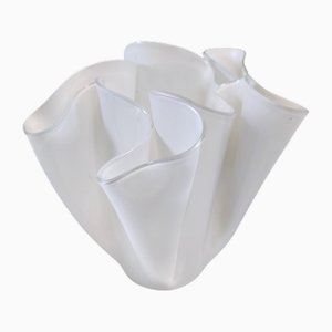 Vase Postmoderne en Verre Blanc Modèle Mouchoir attribué à Giorgio Berlini, Italie, 1970