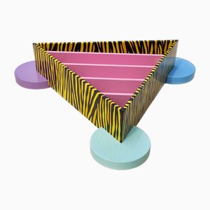 Bibliothèque Triangulaire par Jakob Mizrahi