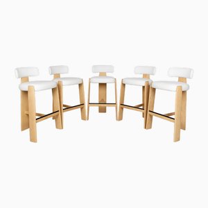 Juego de taburete de bar de 5 piezas de cuero Oru y madera en blanco y marrón de Patricia Urquiola para Andreu World. Juego de 5