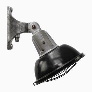 Lámpara de pared de fábrica francesa industrial vintage esmaltada en negro