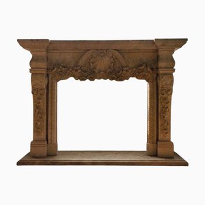 Mantel aus gelbem Travertin