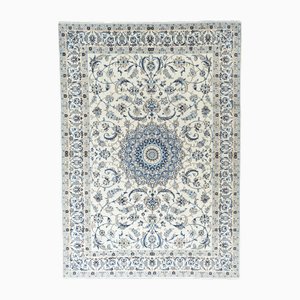Hand-Knotted Nain 9la Oriental Rug