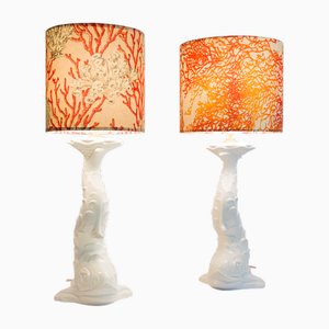 Große Italienische Weiß Glasierte Koi Tischlampen, 1970er, 2er Set