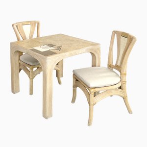 Quadratischer Tisch aus Rattan & Intarsien mit passenden Stühlen, 1970er, 3er Set