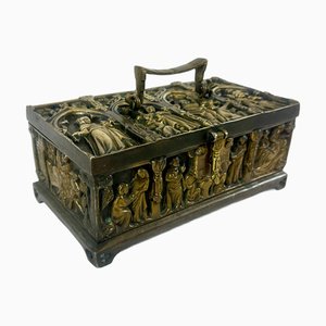 Portagioielli antico in bronzo, neogotico, con scene religiose, XIX secolo