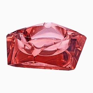 Cenicero italiano vintage rosa multifacético de cristal de Murano, años 60