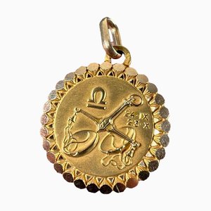 Große Französische Perroud Sternzeichen Waage Sternzeichen 18 Karat Gelbgold Anhänger, 1930er