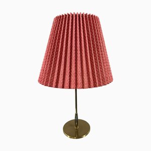 Tischlampe aus Messing mit gefaltetem Lampenschirm, 1950er