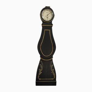 Horloge Mora Antique Folk Art avec Plumes Noires, Suède, 1800s