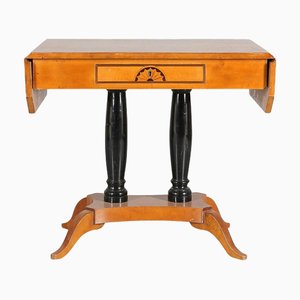 Schwedischer Biedermeier Säulentisch aus Ormolu Intarsien aus Goldener Birke, 1890er