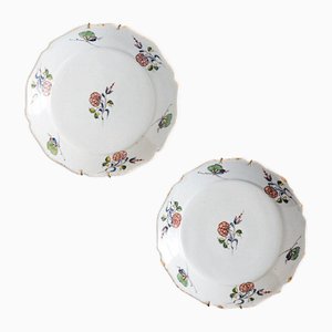 Rote Teller aus Fayence mit Blumenmuster von La Rochelle, 18. Jh., 2er Set