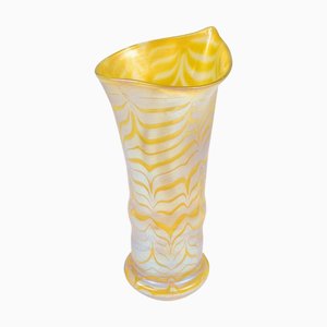 Böhmische Jugendstil Glasvase in Gelb von Johann Loetz Witwe, 1900er