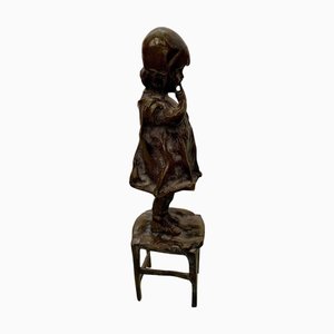 Juan Clara, Mädchen auf einem Stuhl, 1920er-1940er, Bronze