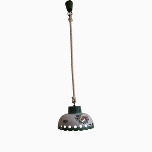 Rustikale deutsche Vintage Deckenlampe aus beige-grüner Keramik mit farbigem Blumendekor an einer Seilkordel, 1970er