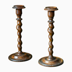 Candelabros antiguos torneados, década de 1800. Juego de 2