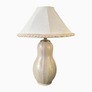 Schwedische Moderne Tischlampe mit Keramikfuß, Anna-Lisa Thomson Tanne Upsala Ekeby zugeschrieben, 1890er