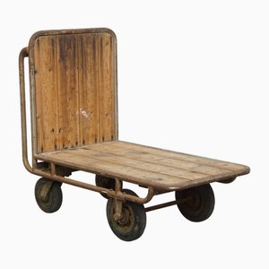 Industrieller Vintage Transportwagen