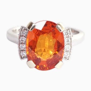 Mandarin 18 Karat White Gold Garnet Ring