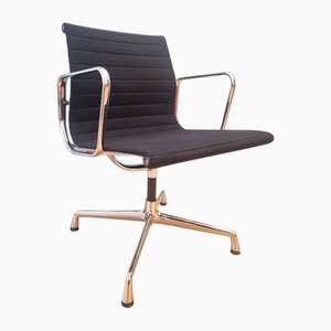 Sedia EA 108 Pivotant in alluminio di Charles & Ray Eames per Vitra, 2000