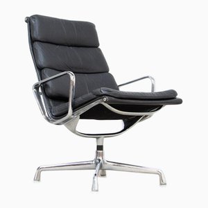 EA 216 Armchair by Charles and Ray Eames for Herman Miller