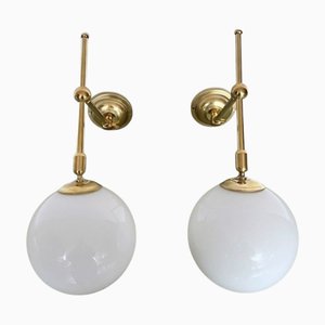 Appliques Murales en Laiton Poli avec Abat-jour Globe en Opaline, Set de 2