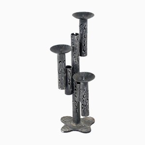 Candelabro de suelo brutalista