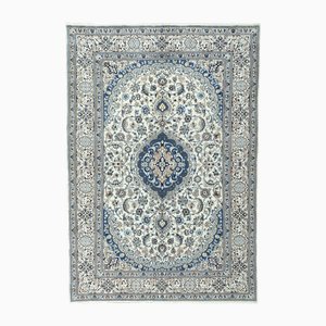 Nain Artisanal avec Motif Floral en Bleu et Crème