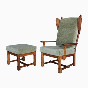 Sedia Wingback vintage con sgabello in quercia e velluto di Guillerme & Chambron, Francia, anni '60, set di 2