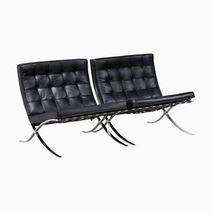 Sedie abbinate in pelle nera di Mies Van Der Rohe per Knoll Barcelona, anni '80