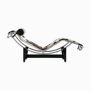 Chaise longue 4 di Le Corbusier per Cassina