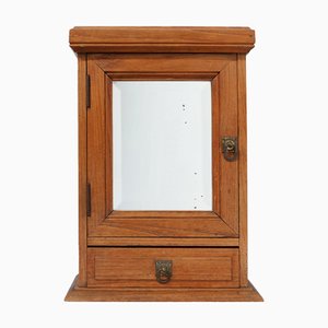 Art Deco Rasierschrank aus Eiche mit Abgeschrägtem Spiegel, Frankreich, 1900er