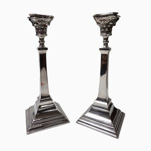 Neoclassical Sterling Silver Column-Form Candleholders Birmingham by Bayliss and Coulthard, 1913, Set of 2