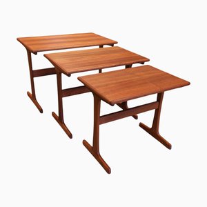 Mesas nido de teca de Kai Kristiansen para Vildbjerg Møbelfabrik, Dinamarca, años 60. Juego de 3