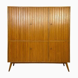 Deutscher Vintage Schrank aus Nussholz, 1960er