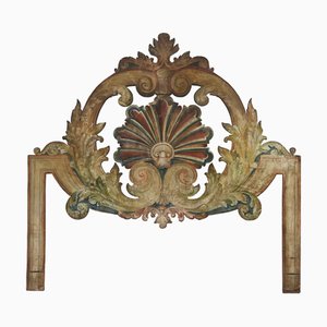 Cabecero de cama doble de madera pintada con concha y volutas, años 50