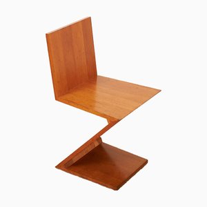 Zig-Zag Chair in Elm Wood, Tine Connections by Gerrit Thomas Rietveld for Cassina, 1973