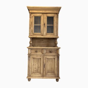 Aparador de cocina estrecho de estilo Wilhelminiano
