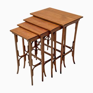 Vienna Secession Bentwood Nesting Tables by Michael Thonet for Thonet, 1890s, Set of 4