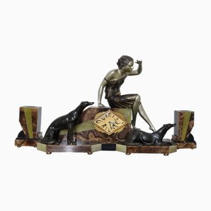Orologio Art Déco con scultura di Dama e levrieri di Uriano, anni '30, set di 3