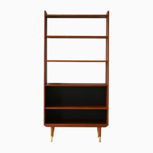 Libreria in teak con sfondo nero, Scandinavia, anni '50