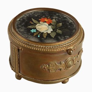 Box mit Deckel aus Halbedelsteinen mit Clerk Inlay