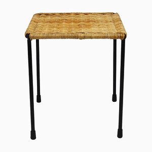 Mesa auxiliar vintage de ratán y mimbre de Carl Auböck, años 50