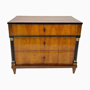Comò Biedermeier impiallacciato in ciliegio e ottone, 1820