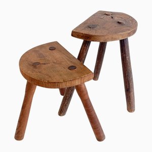 Französische rustikale Wabisabi Tripod Holzhocker, 2er Set