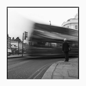 Paul Cooklin, Blurred Moving Bus, photographie à la gélatine argentique, édition limitée de 10