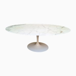 Mesa de comedor Tulip de mármol blanco de Eero Saarinen para Knoll, años 90