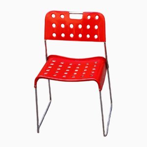 Sedia impilabile Omkstak rossa di Rodney Kinsman per Bieffeplast, anni '80