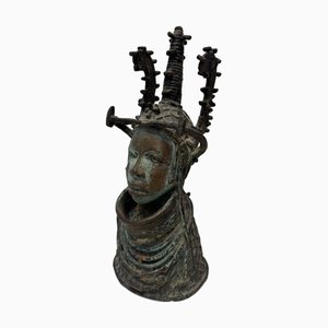 Antica testa di re in bronzo del Benin