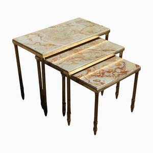 Tavolini ad incastro vintage in marmo onice e ottone, anni '60, set di 3